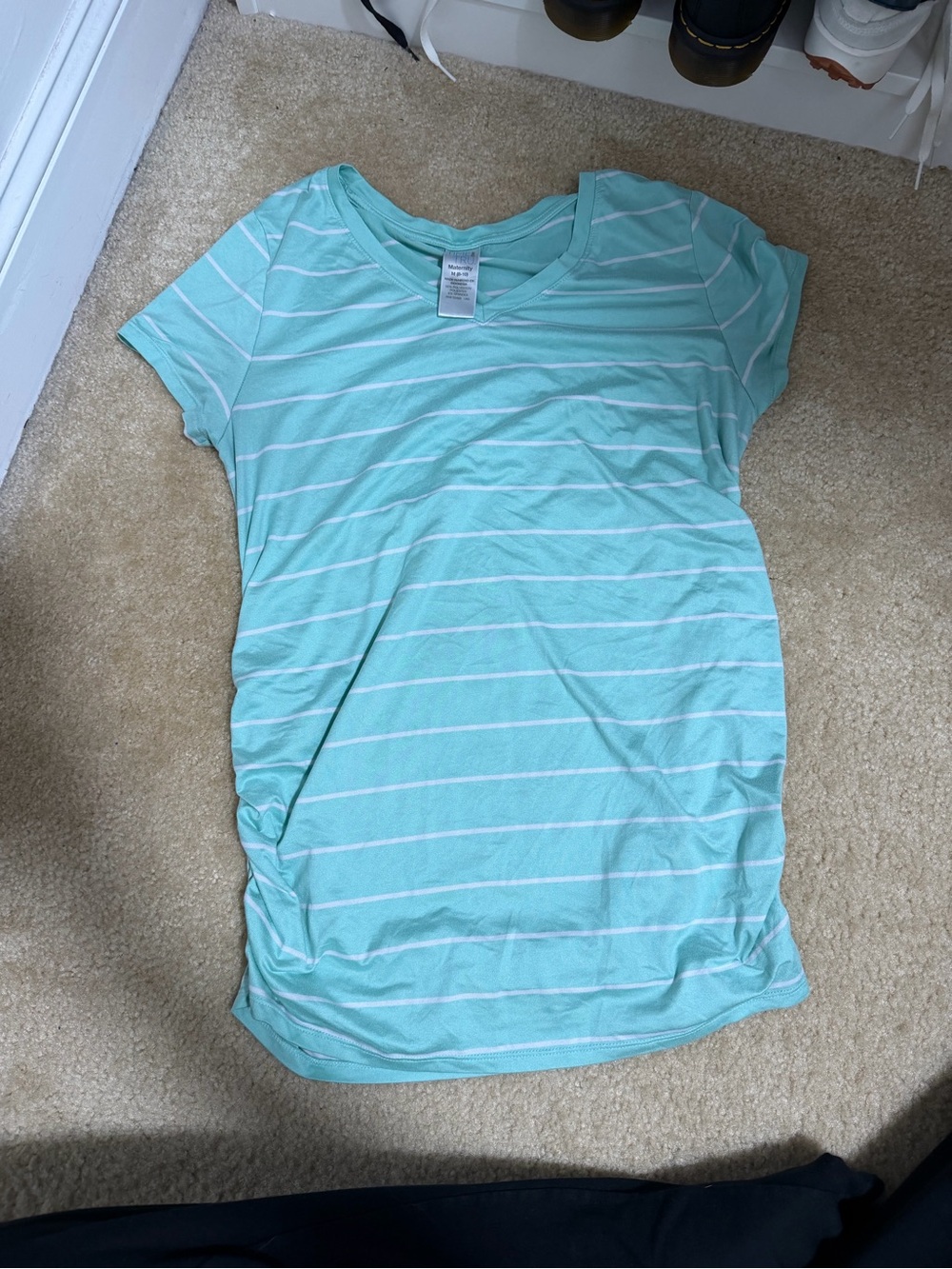 Maternity Shirt Bundle - Picture 5 of 6